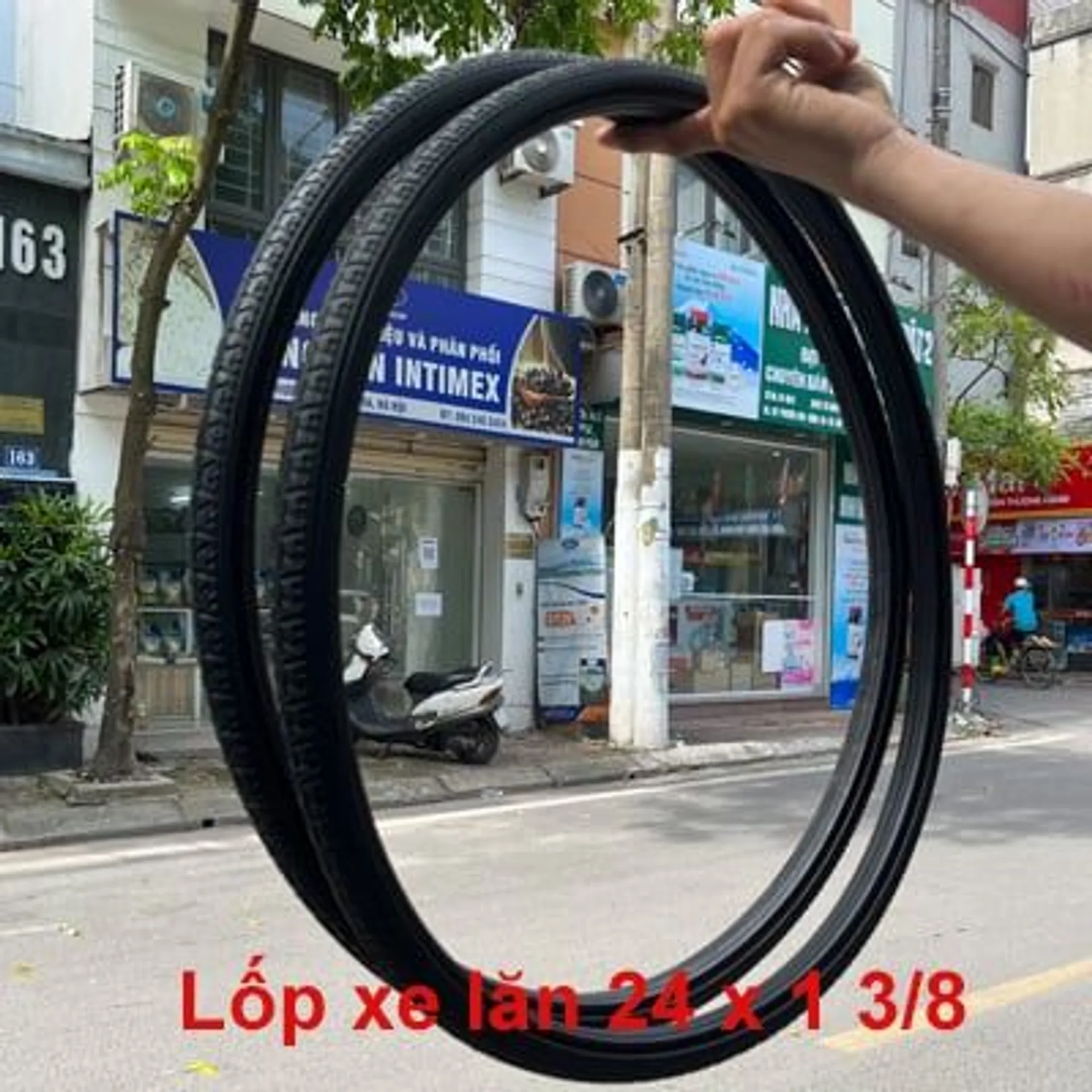 Lốp xe lăn kích cỡ 24 inch (24 x 1 3/8)