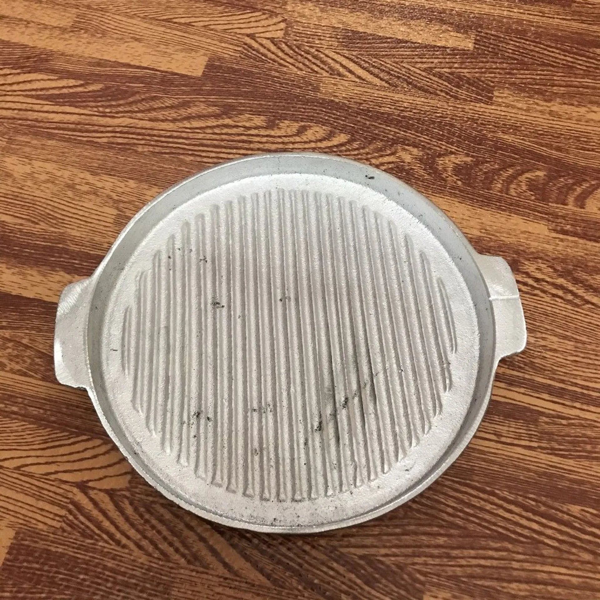 Chảo gang nướng thịt làm bánh mỳ chảo size lớn tiện dụng (ảnh 3/5)