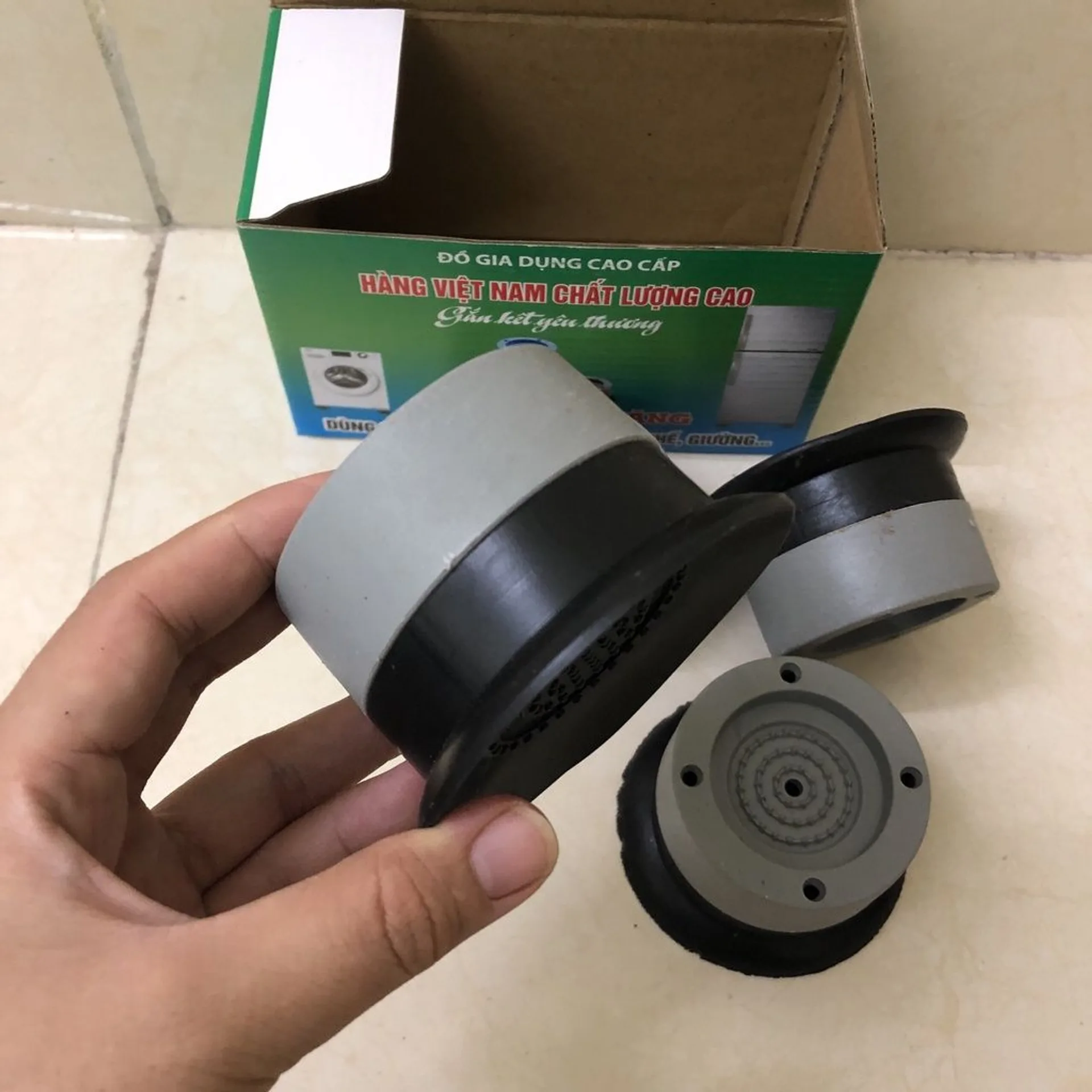 Set 4 chân đế chống rung máy giặt, đế máy giặt chống rung lắc, đế tủ lạnh có hít chân không (ảnh 2/5)