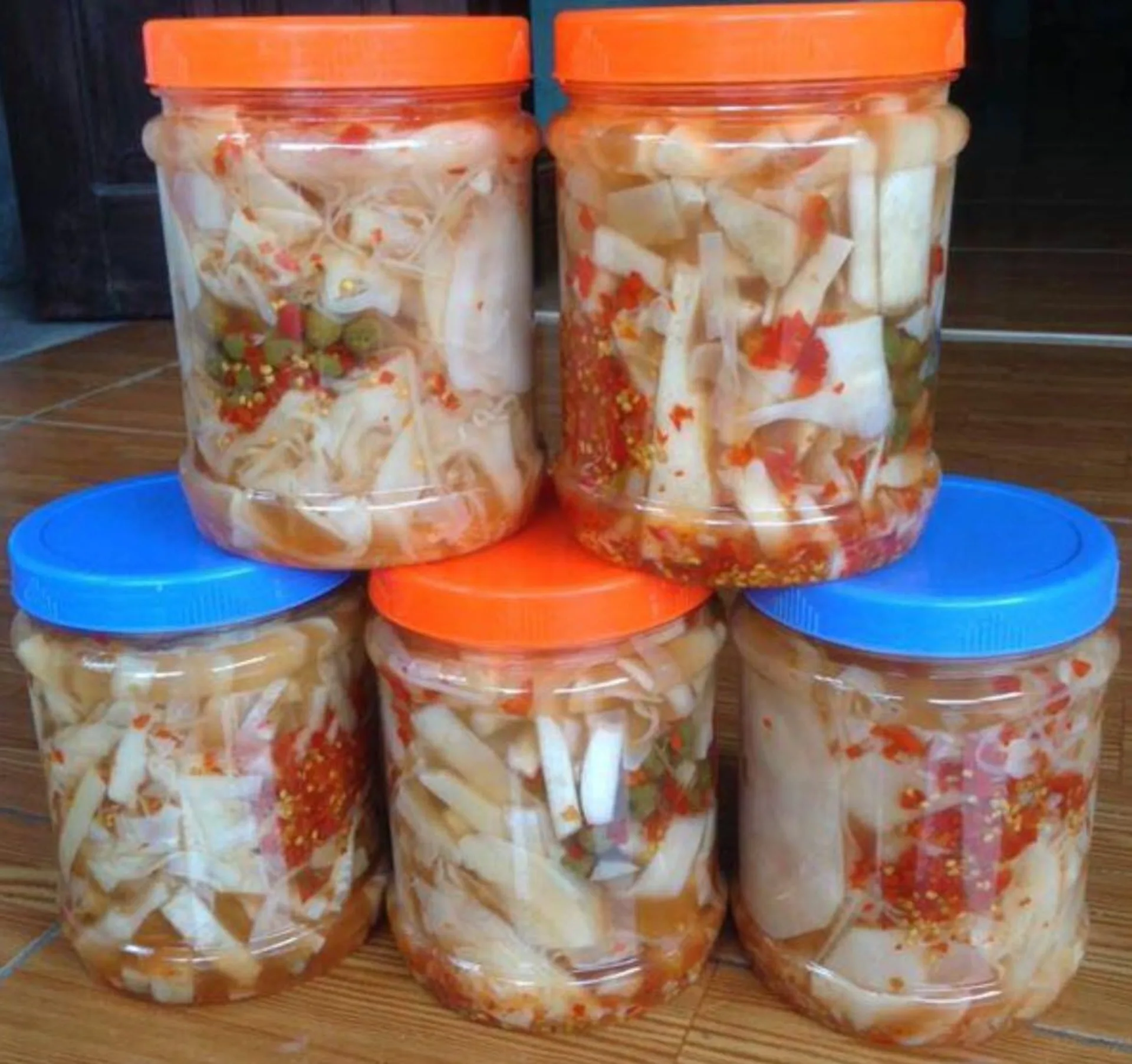 Hộp 1Kg Măng Tươi Ngâm Tỏi Ớt Nhà Làm - Đặc Sản Tây Bắc