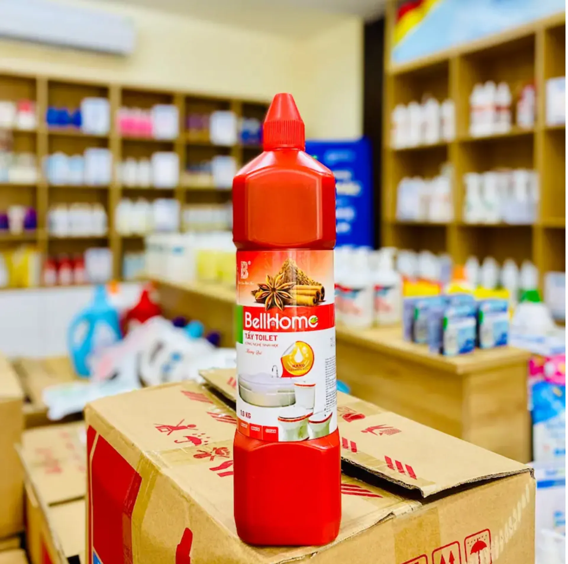 Tẩy Toilet Công Nghệ Sinh Học Bell Home Hương Quế 1KG Đỏ