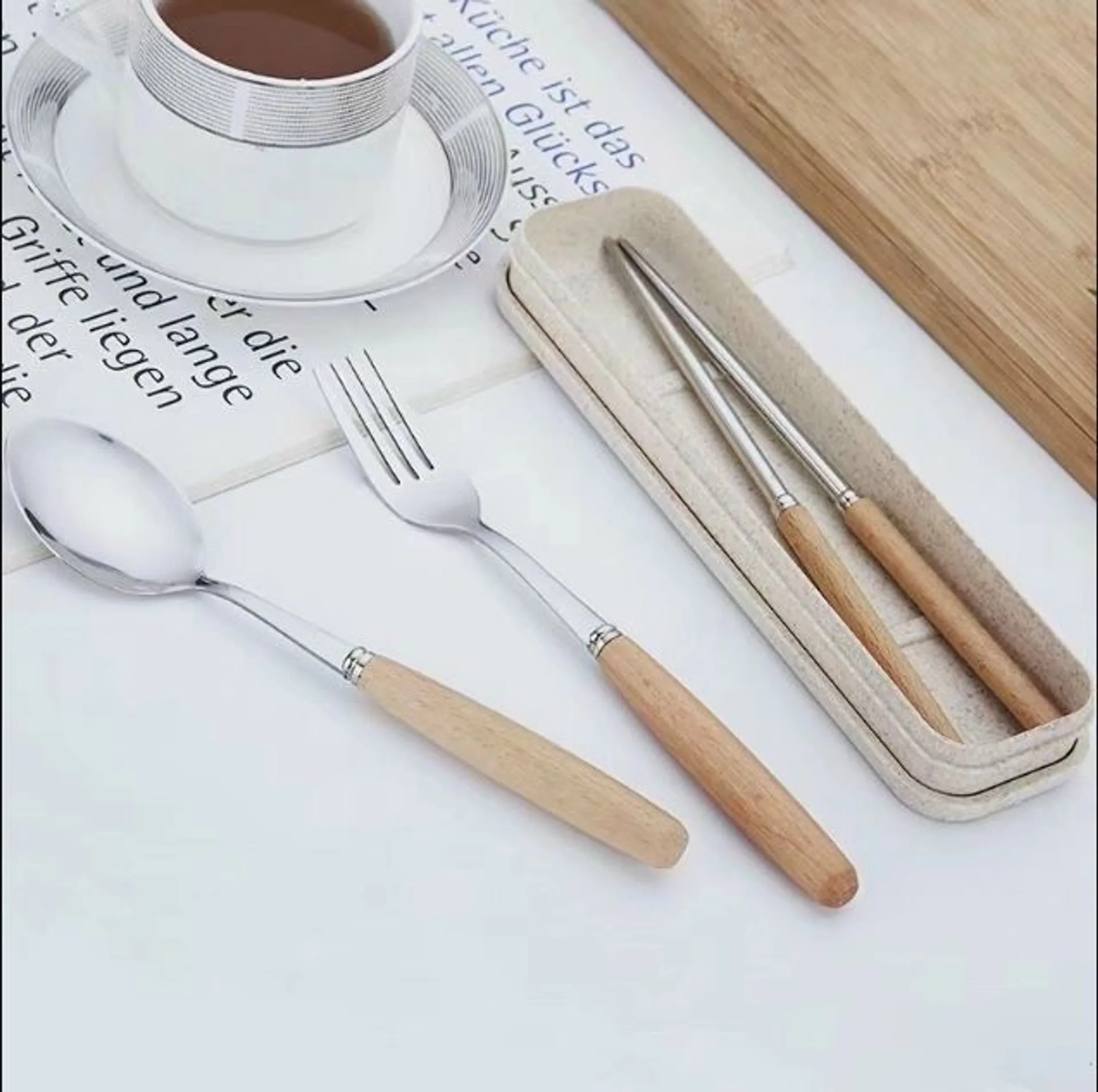 Hộp set 3 đũa thìa dĩa lúa mạch, bộ thìa dĩa đũa hộp lúa mạch