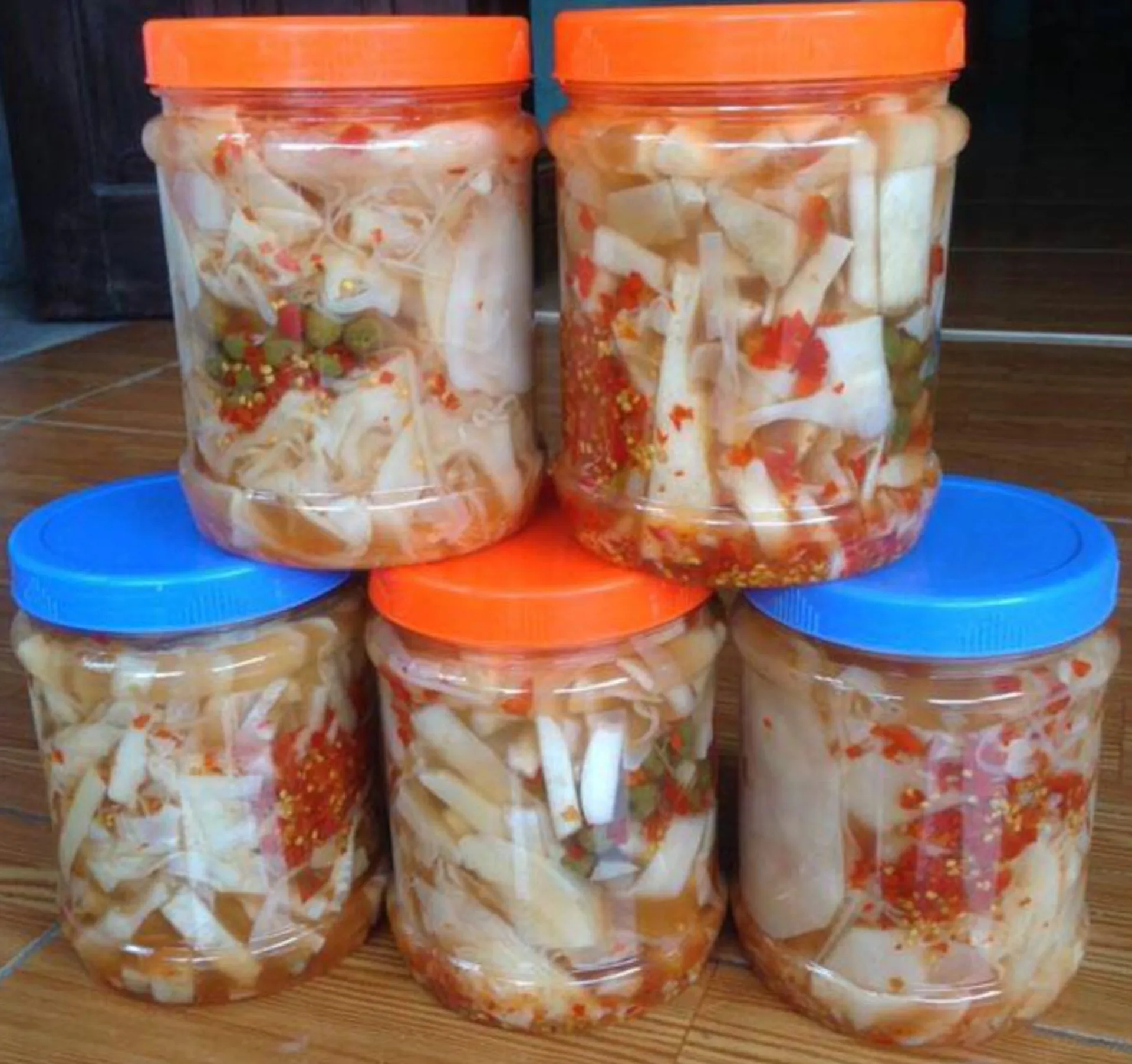 Hộp 1Kg Măng Tươi Ngâm Tỏi Ớt Nhà Làm - Đặc Sản Tây Bắc