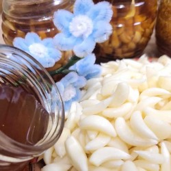 Tỏi LÝ SƠN Ngâm Mật Ong Thiên Nhiên - Hủ 600g - Nhuyễn và Tép Tỏi LÝ SƠN Ngâm Mật Ong Thiên Nhiên - Hủ 600g - Nhuyễn và Tép